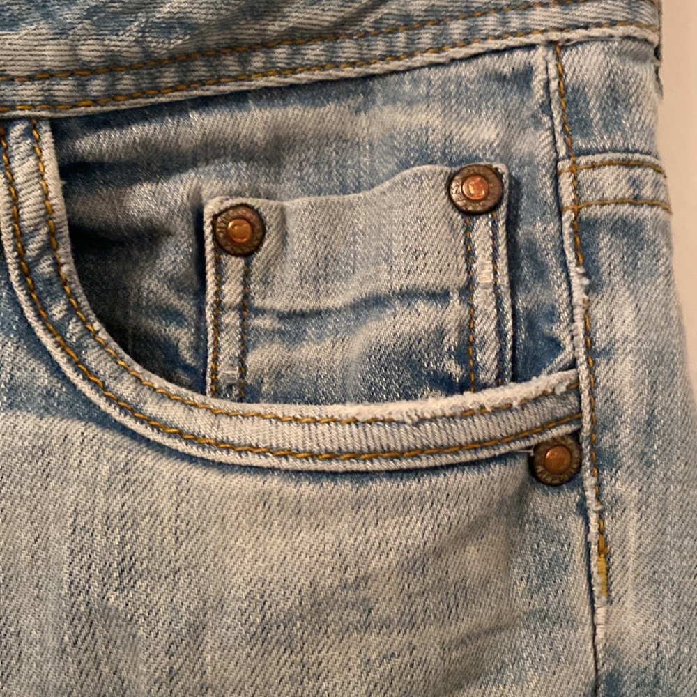 Gently Worn Women’s Size 4 Distressed Banana Republic Denim Jeans - Picture 3 of 15